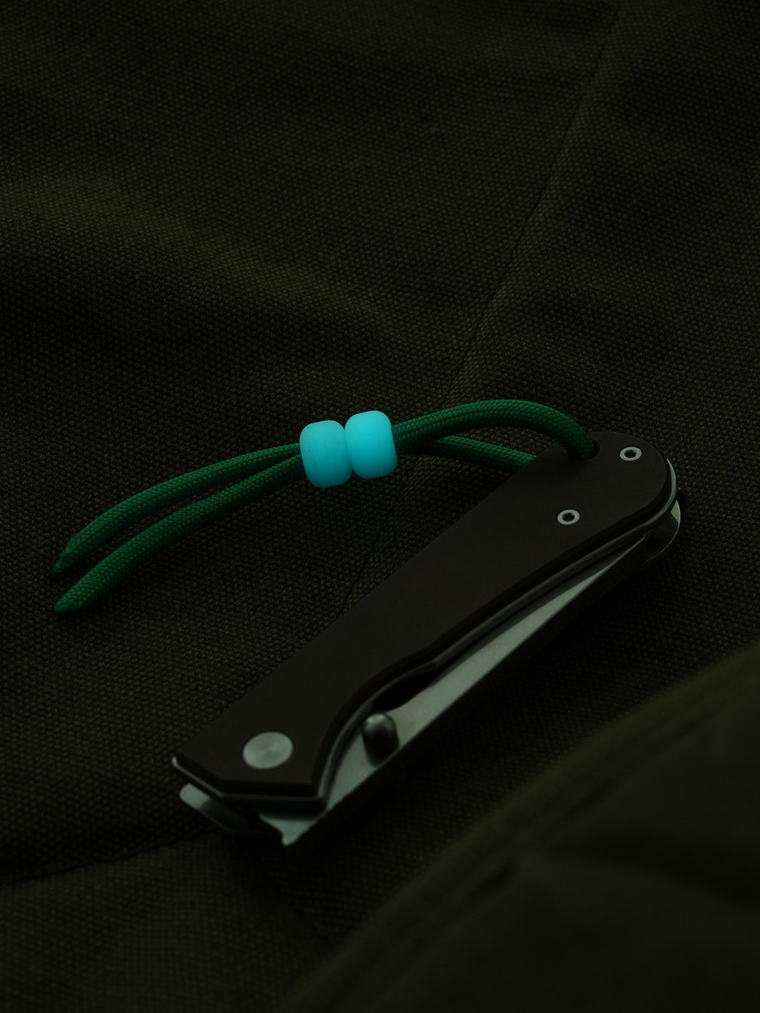 GLOW IN THE DARK KNIFE BEADS