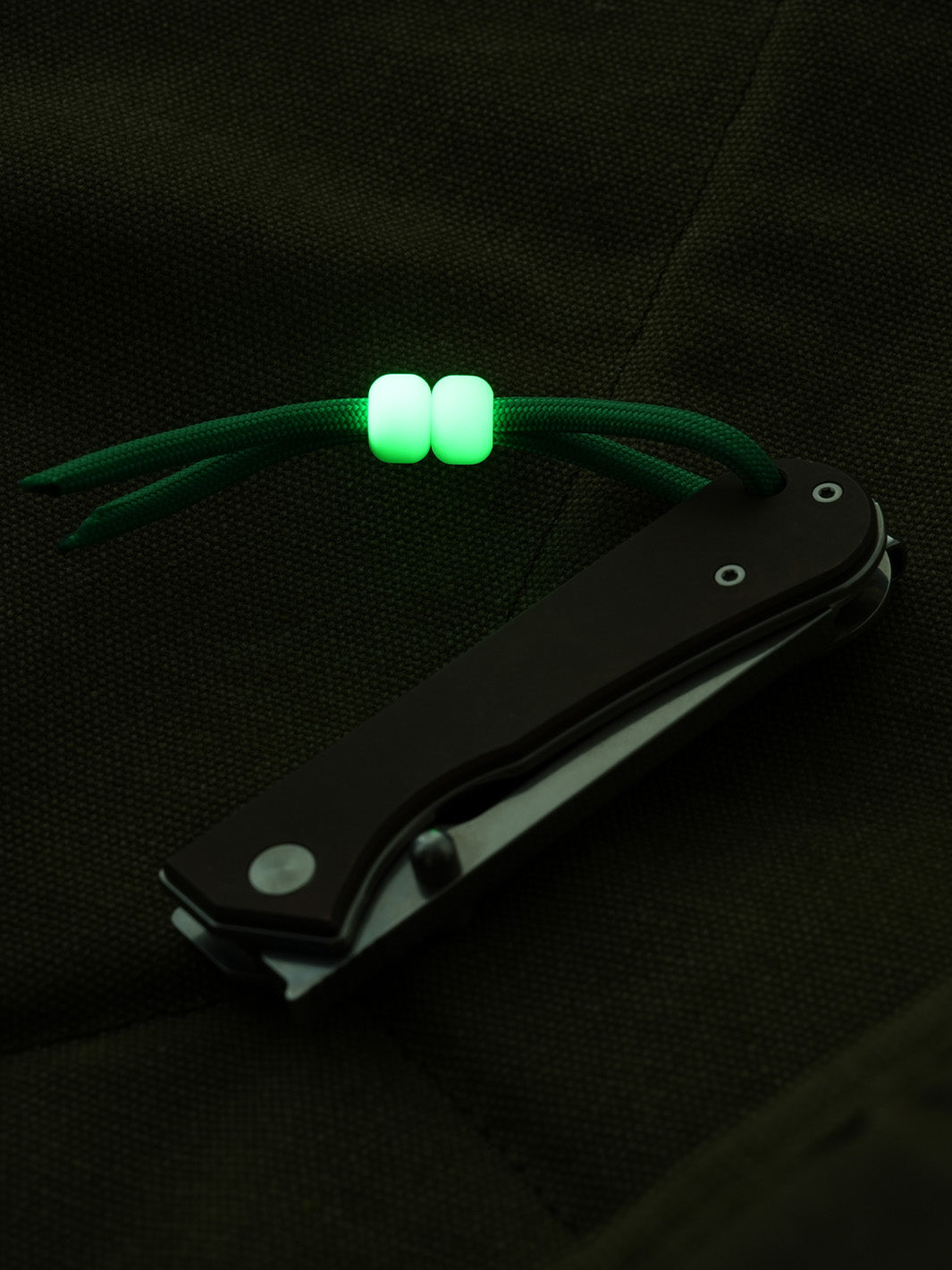 GLOW IN THE DARK KNIFE BEADS