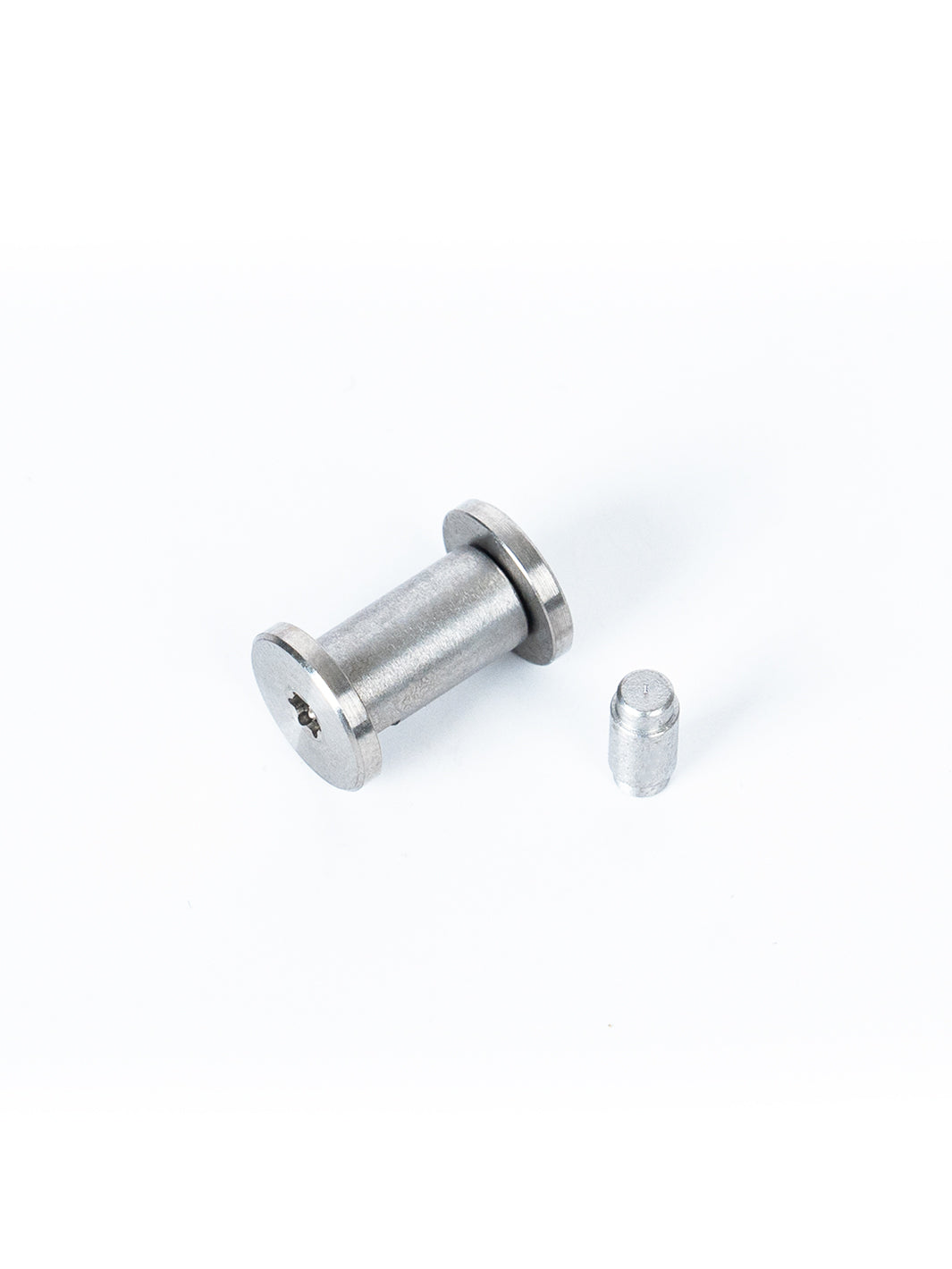 A02 MAIN SCREW AND PIN